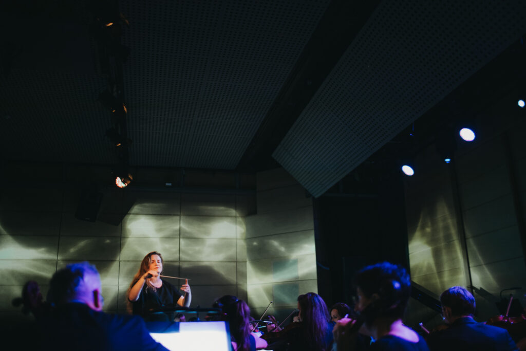 Zdjęcie wizualizacji z koncertu Sinfonietta Cracovia