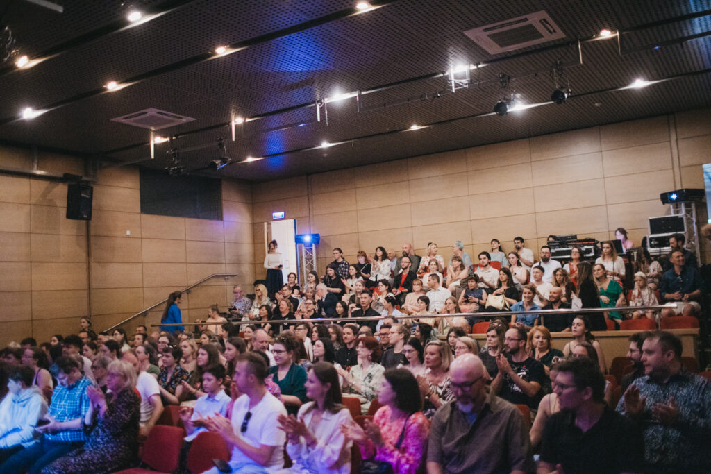 Zdjęcie wizualizacji z koncertu Sinfonietta Cracovia