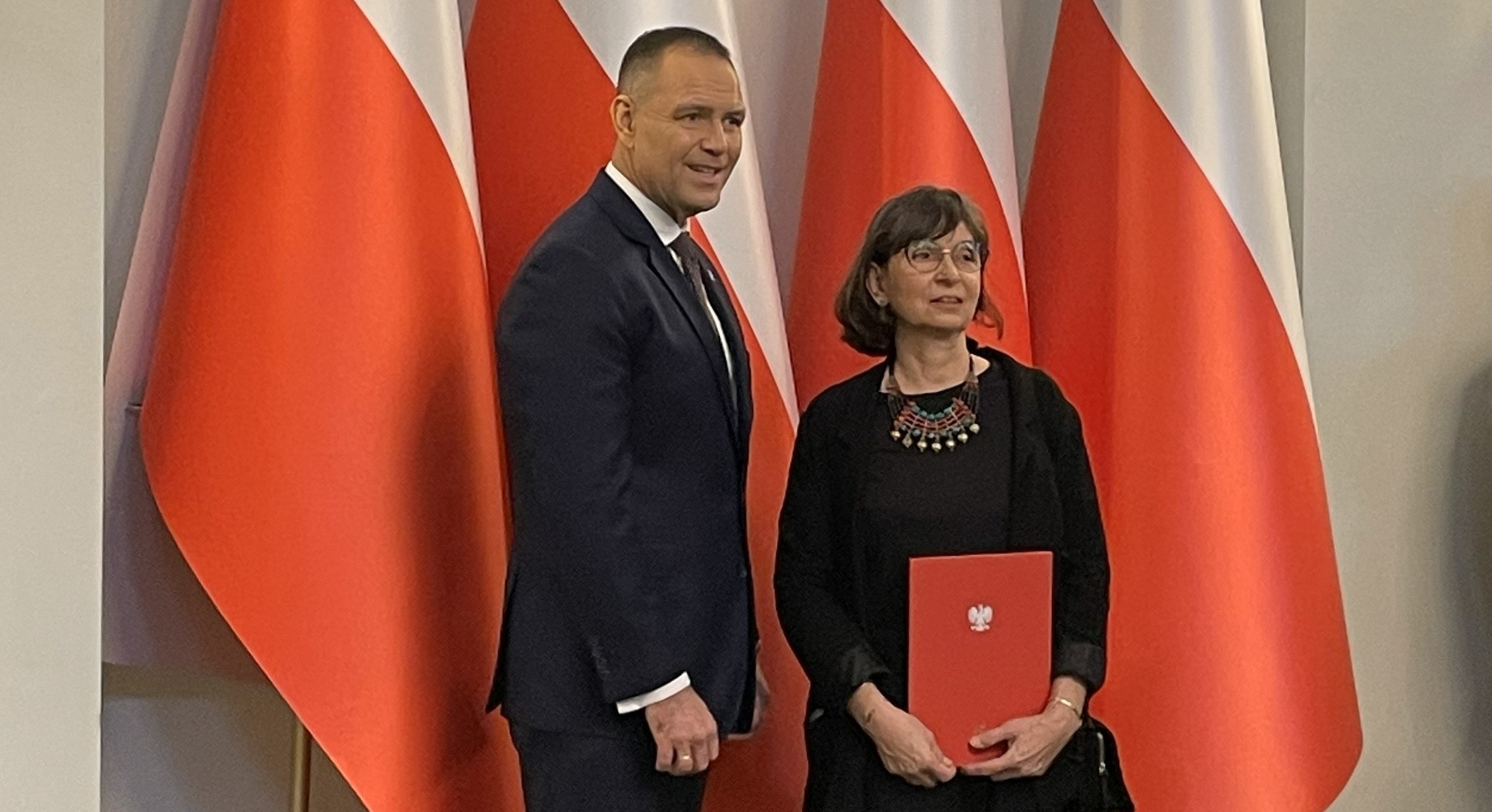 Zdjęcie prof. Joanny Walendzik-Stefańskiej z prezydentem Karolem Nawrockim