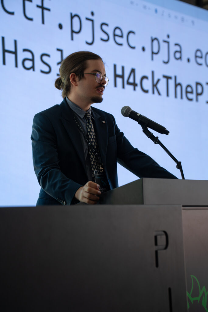 Photo by Mikołaj Wójcicki